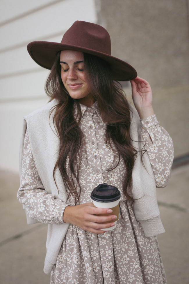 Fringe Suede Jacket and Wide-Brim Hat for Bold Western Style — Winter Western Outfits 2027