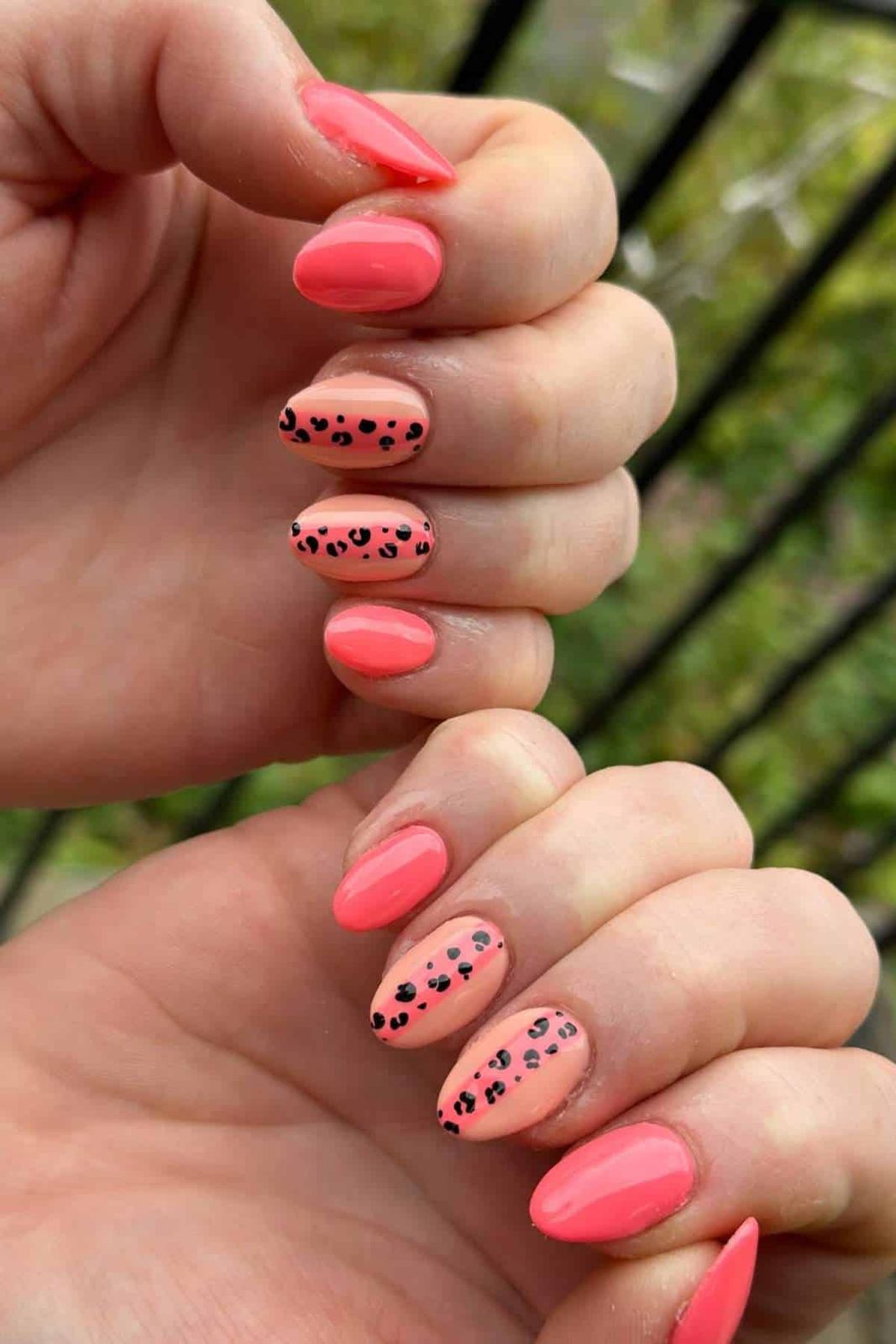 Glossy Coral Leopard Print Accents Glossy Coral Leopard Print Accents — Short Coral Nails 2027