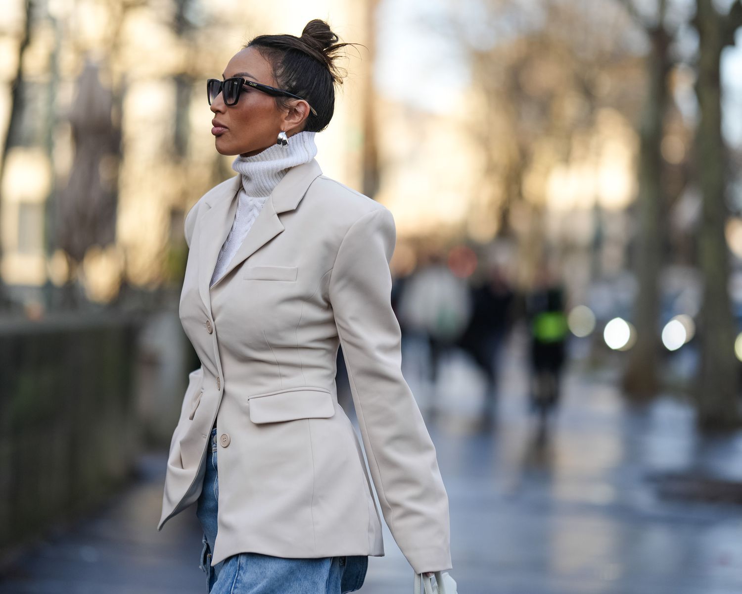 Polished Modern Winter Look with a Structured Beige Blazer Polished Modern Winter Look with a Structured Beige Blazer — Winter Accessories Outfits 2027