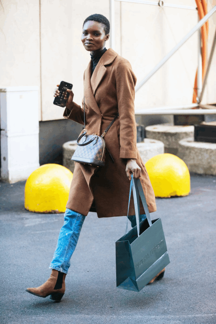 Monochromatic Black Lace Skirt and Blazer with Chelsea Boots Monochromatic Black Lace Skirt and Blazer with Chelsea Boots — Chelsea Boots Outfits 2027