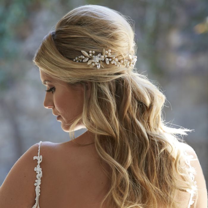 Bouffant With Pearl Accessory Bouffant With Pearl Accessory — Half Up Half Down 2027