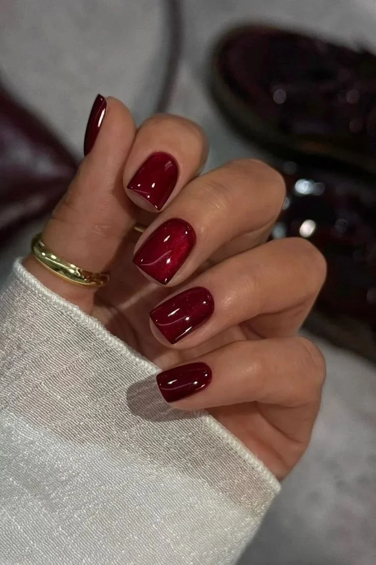 Burgundy Cat-Eye Short Square Nails Burgundy Cat-Eye Short Square Nails — Short Fall Nails 2026