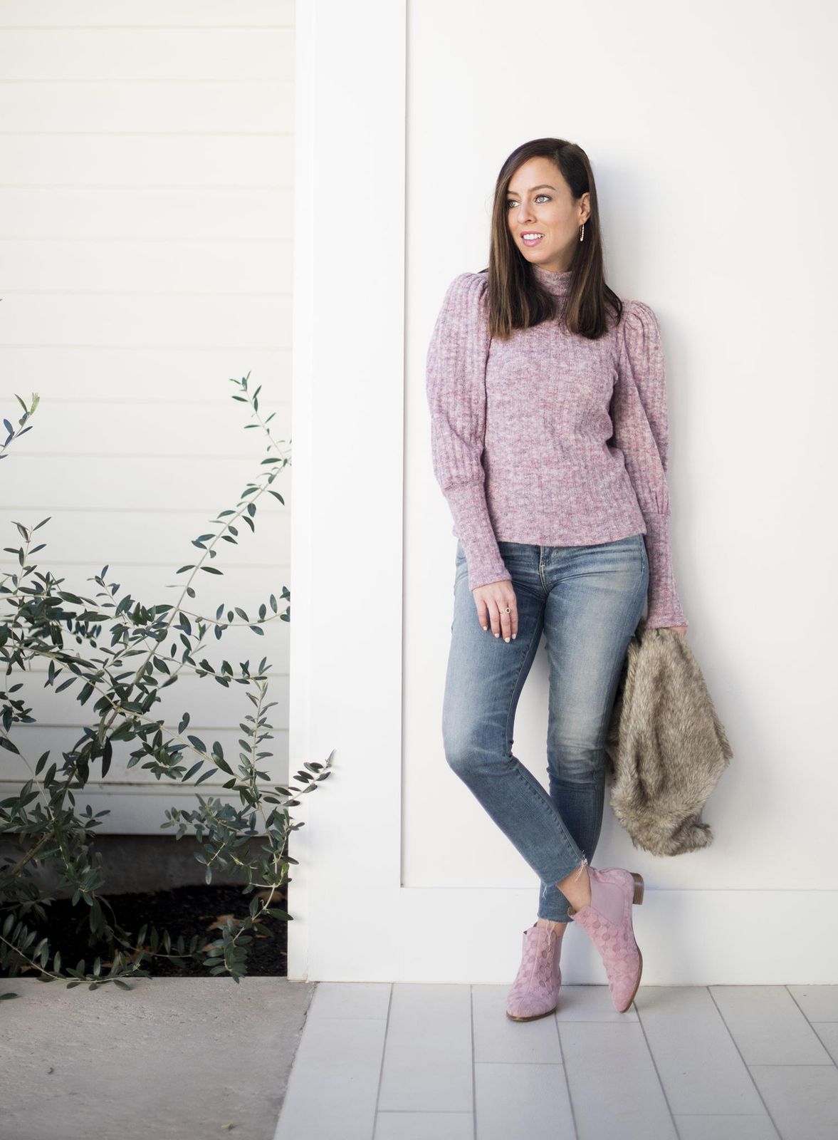 Skinny Jeans and Puff-Sleeve Sweater with Block Heels — Casual Outfits 2027 for Skinny Girls