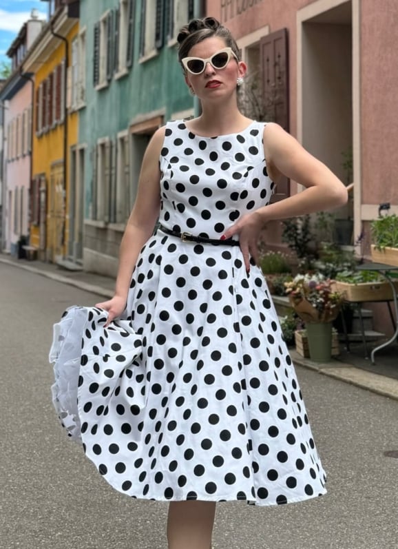 Black and White Polka Dot Fit and Flare Dress with Belt Black and White Polka Dot Fit and Flare Dress with Belt — Pin Up Outfits 2027