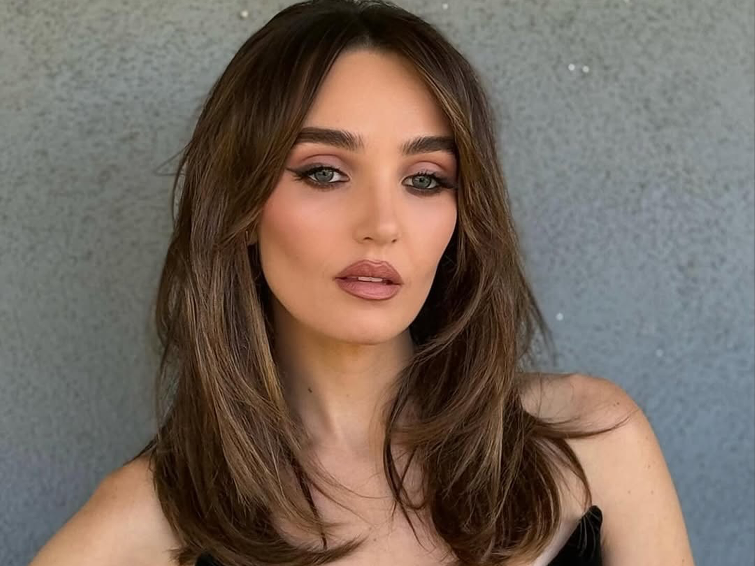 Wavy Blowout Visual Idea Wavy Blowout Visual Idea — Dark Blonde 2027