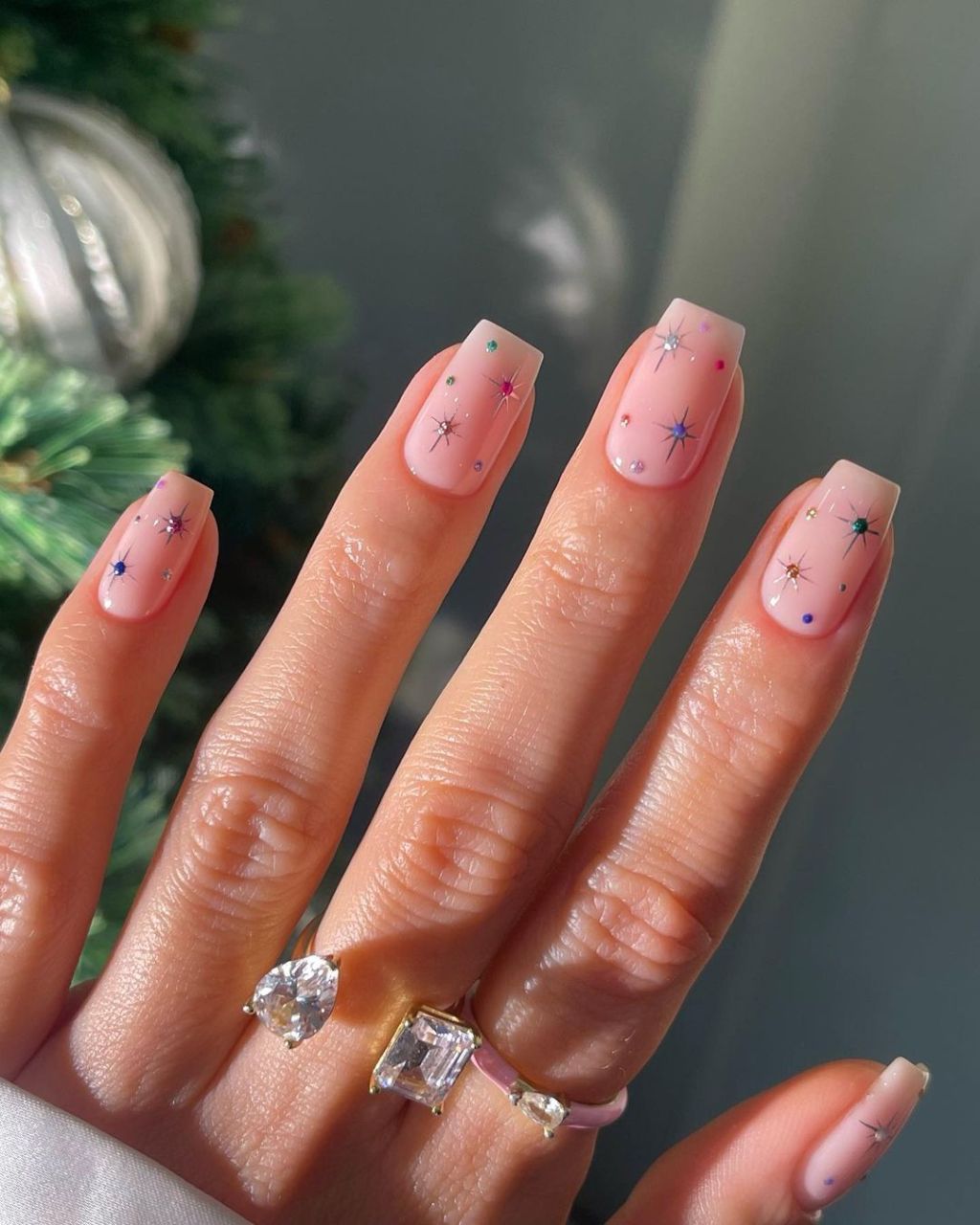 49 Cute New Years Nails Ideas + Nail Art Designs to Ring in 2026