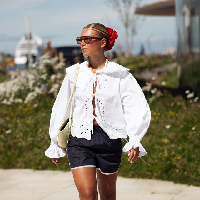 Dark Shorts With White Trim Outfit Idea Dark Shorts With White Trim Outfit Idea — Summer Blouse Outfits 2027