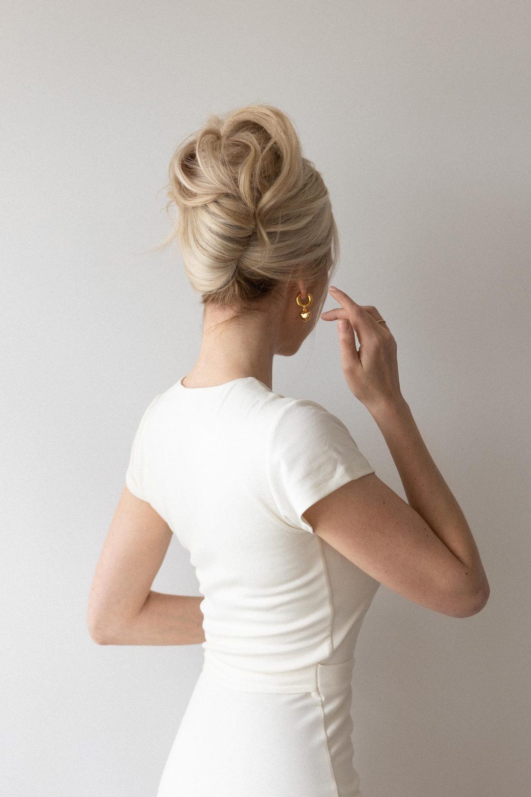Ash Blonde Messy Updo Ash Blonde Messy Updo — Halo Extensions Hairstyles 2027