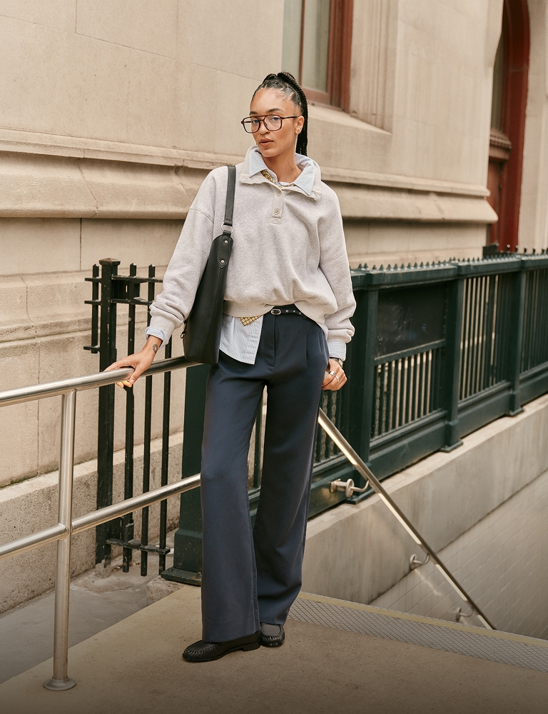 Casual Smart Casual Abercrombie's Oversized Sweatshirt and Wide-Leg Trousers Casual Smart Casual Abercrombie's Oversized Sweatshirt and Wide-Leg Trousers — Abercrombie Outfits 2027