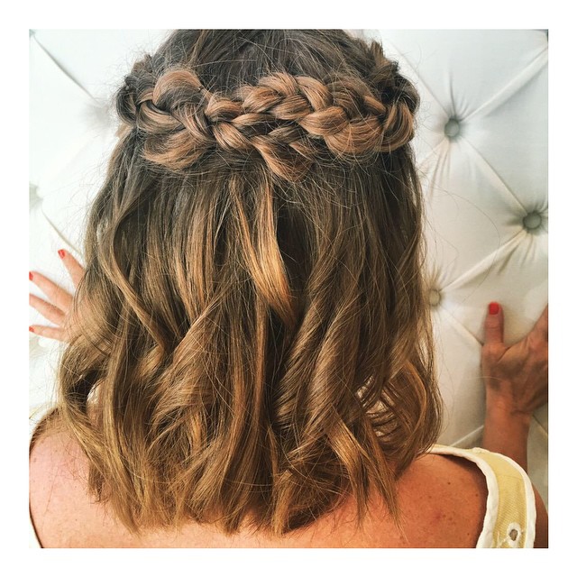 Dark Blonde Waves with Curtain Bangs Dark Blonde Waves with Curtain Bangs — Prom Hairstyles 2027 for Medium Hair