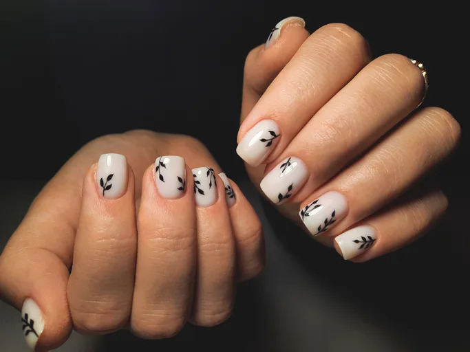 Delicate Black Leaf Motifs Visual Idea Delicate Black Leaf Motifs Visual Idea — Short Gel Nails 2027