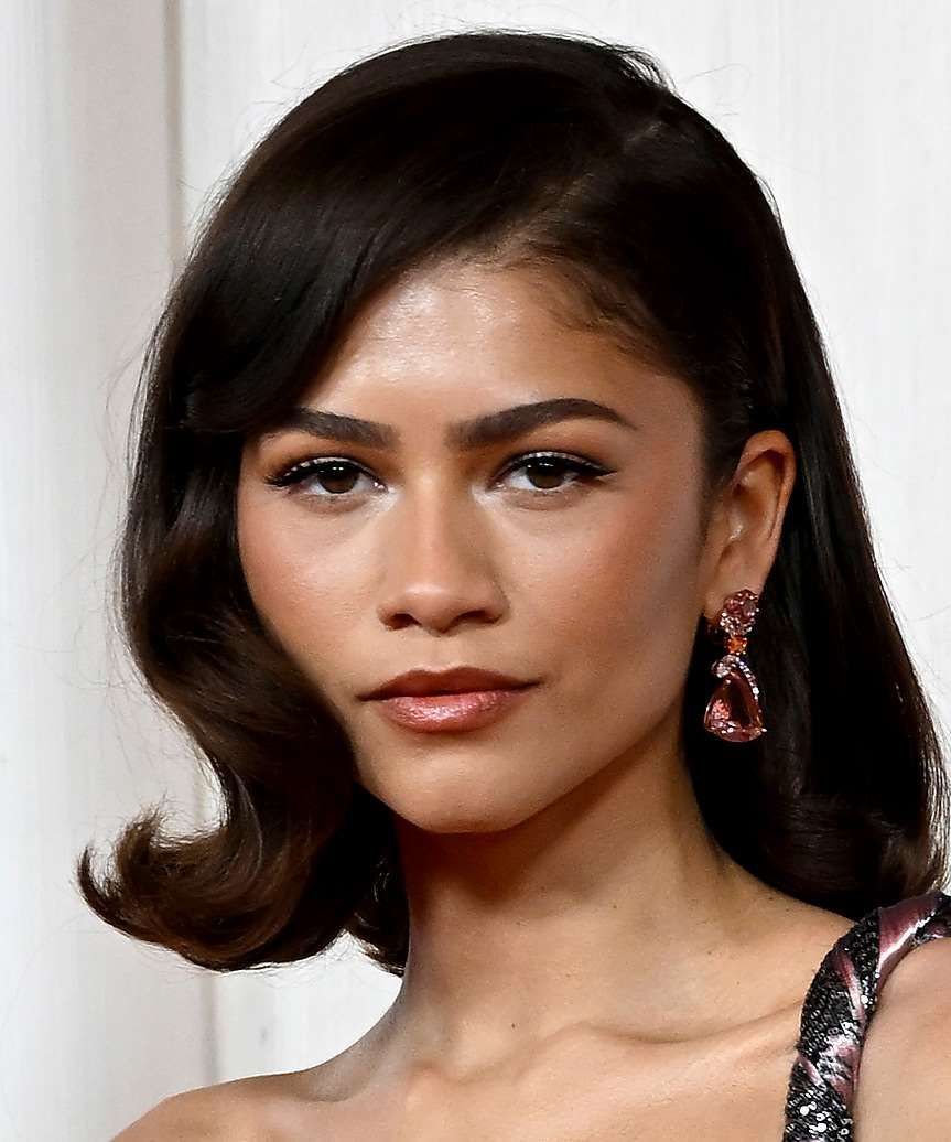 Shoulder Visual Idea Shoulder Visual Idea — Side Part Hairstyles 2027