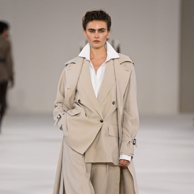 Minimalist Muse: Oversized Trench Over White Shirt Minimalist Muse: Oversized Trench Over White Shirt — Midi Dresses 2027
