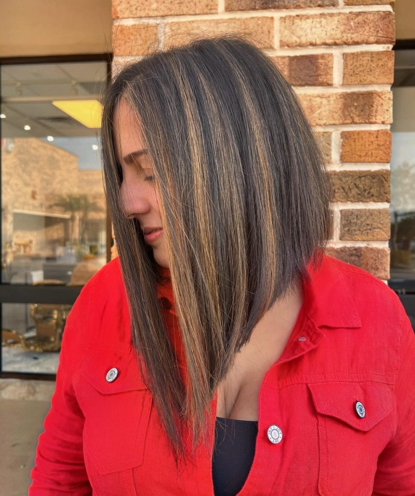 Collarbone Angled Bob with Contrast — Angled Lob 2027