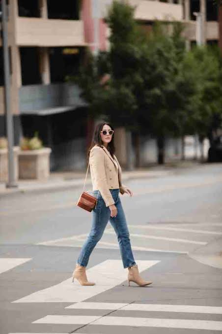 Beige Double-Breasted Cropped Blazer with White Top and Jeans Beige Double-Breasted Cropped Blazer with White Top and Jeans — Cropped Blazer Outfits 2027