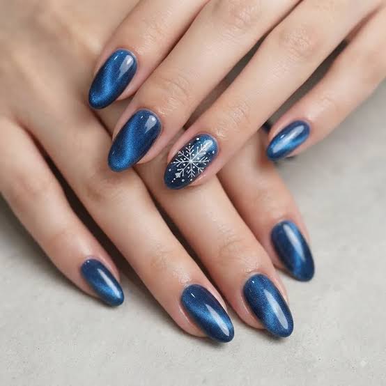 Deep Blue Chrome Snowflake Nails Deep Blue Chrome Snowflake Nails — Snowflake Nails 2027