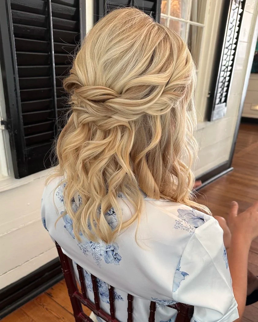 Fine Ash Blonde Half-Up Twist Fine Ash Blonde Half-Up Twist — Down Family Photo Hairstyles 2027