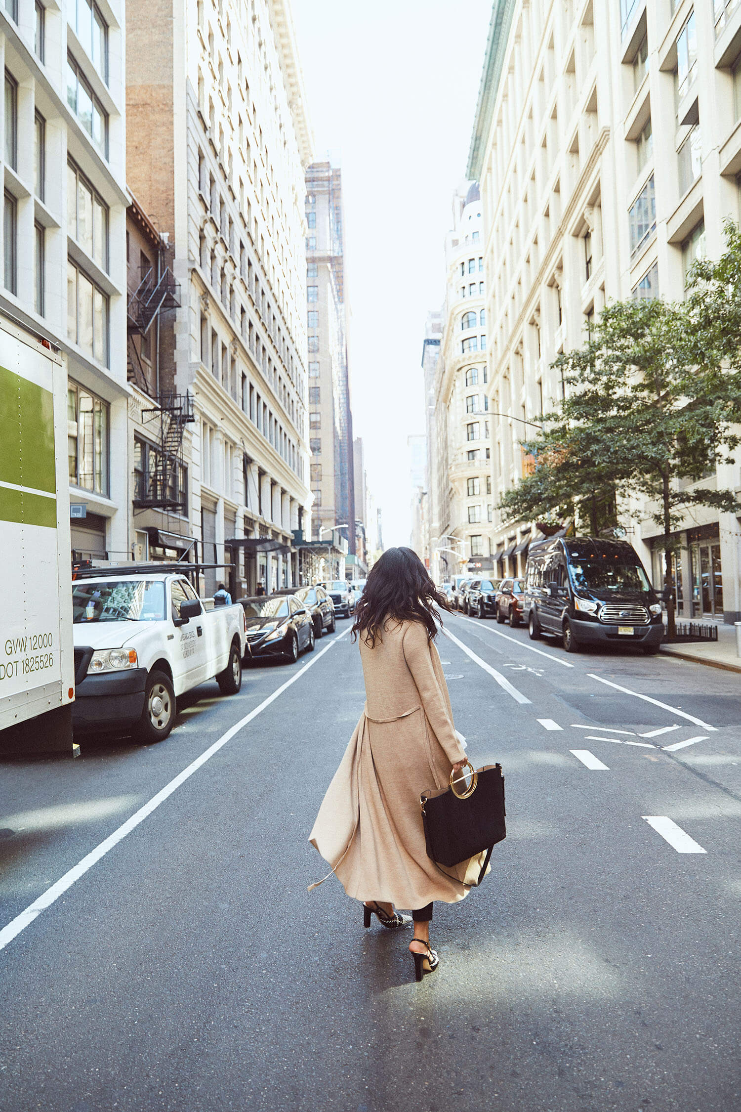 Flowing Camel Coat for a Chic Fall Look Flowing Camel Coat for a Chic Fall Look — Fall Cardigan Outfits 2026