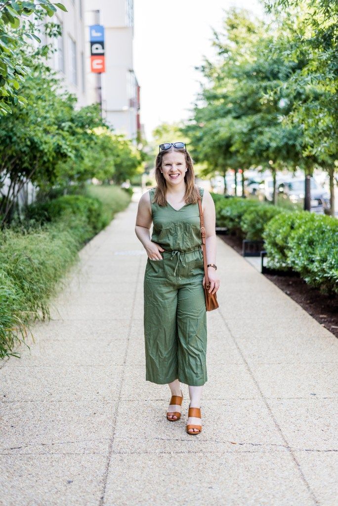 Olive Green Culotte Jumpsuit with Drawstring Waist for Casual Days Olive Green Culotte Jumpsuit with Drawstring Waist for Casual Days — Sleeveless Jumpsuit Outfits 2027