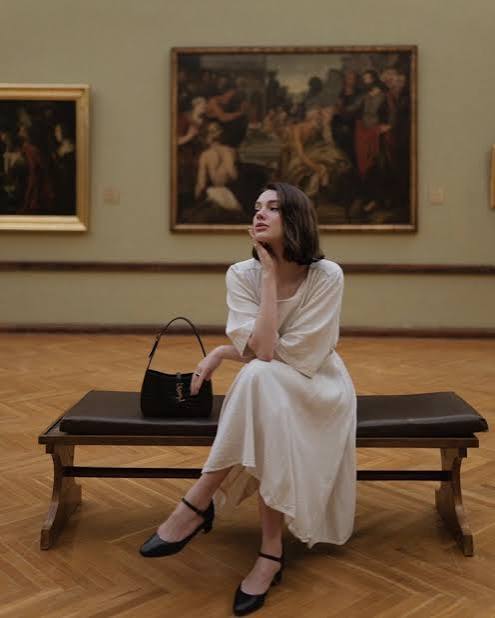 Voluminous Midi Dress for Elegant Museum Exploration Voluminous Midi Dress for Elegant Museum Exploration — Museum Outfits 2027