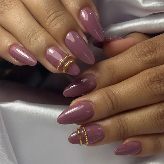 Gold Double Ring Accent On Two Nails Visual Idea Gold Double Ring Accent On Two Nails Visual Idea — Mauve Nails 2027