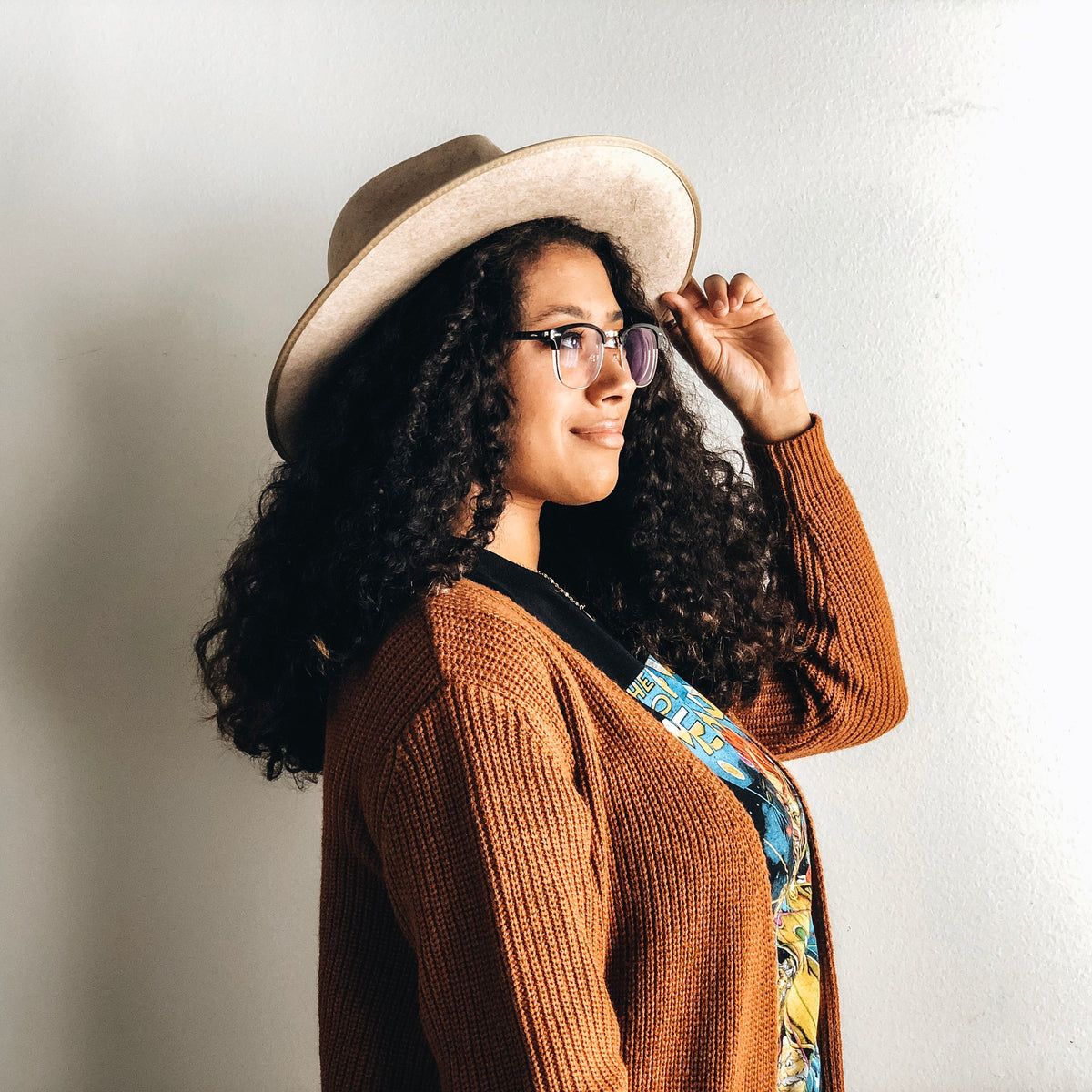 Air-Dried Dark Brown Curls With Fedora — Hat Hairstyles 2027 for Nashville