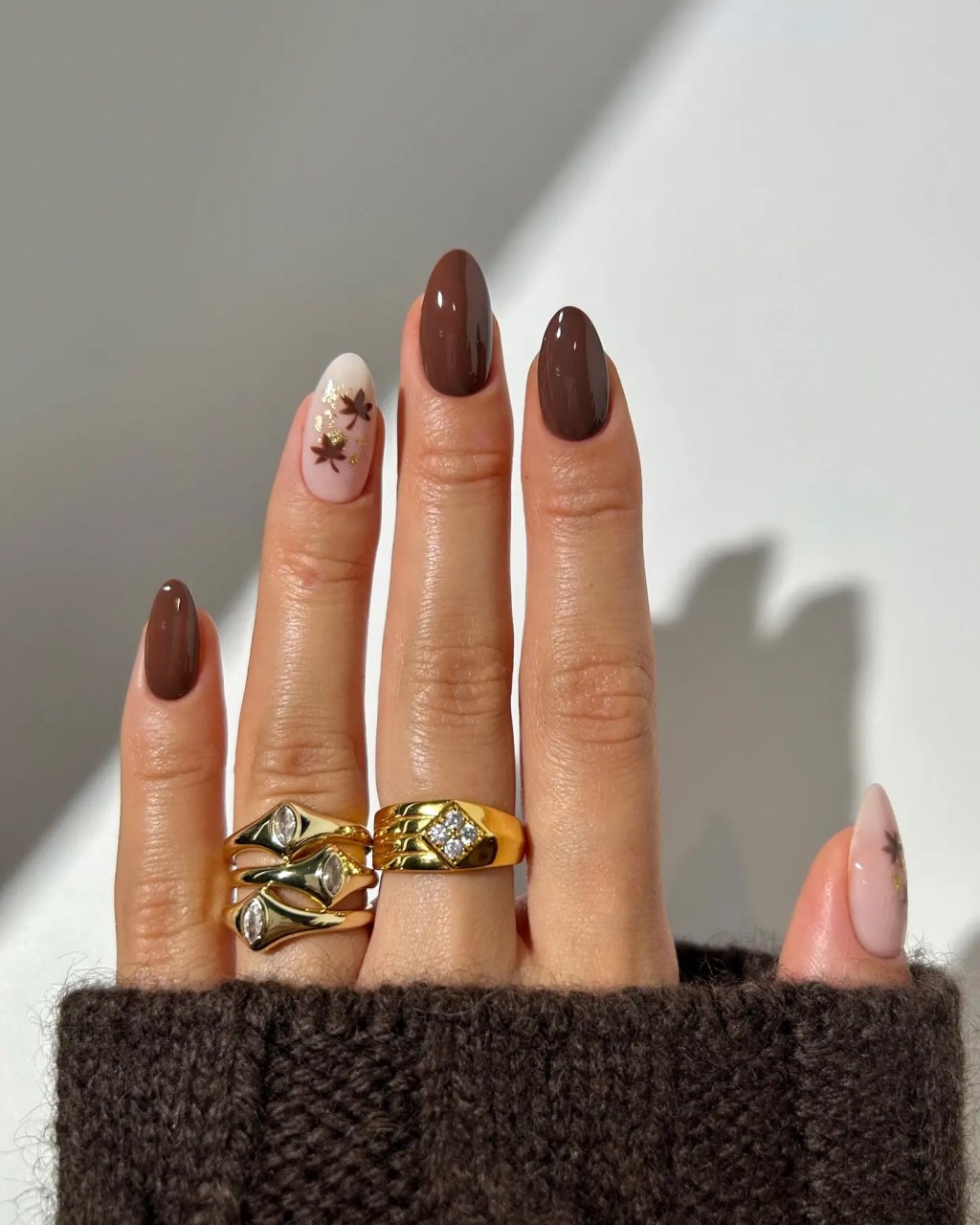 Chocolate Cream Split with Gold Leaf Chocolate Cream Split with Gold Leaf — Short Fall Nails 2026