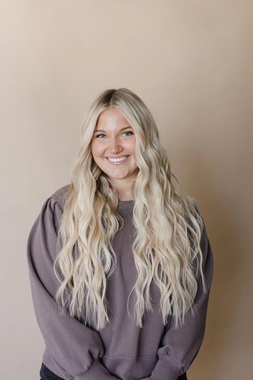 Bright Platinum Blonde Loose Waves — Blonde Sew In Styles 2027