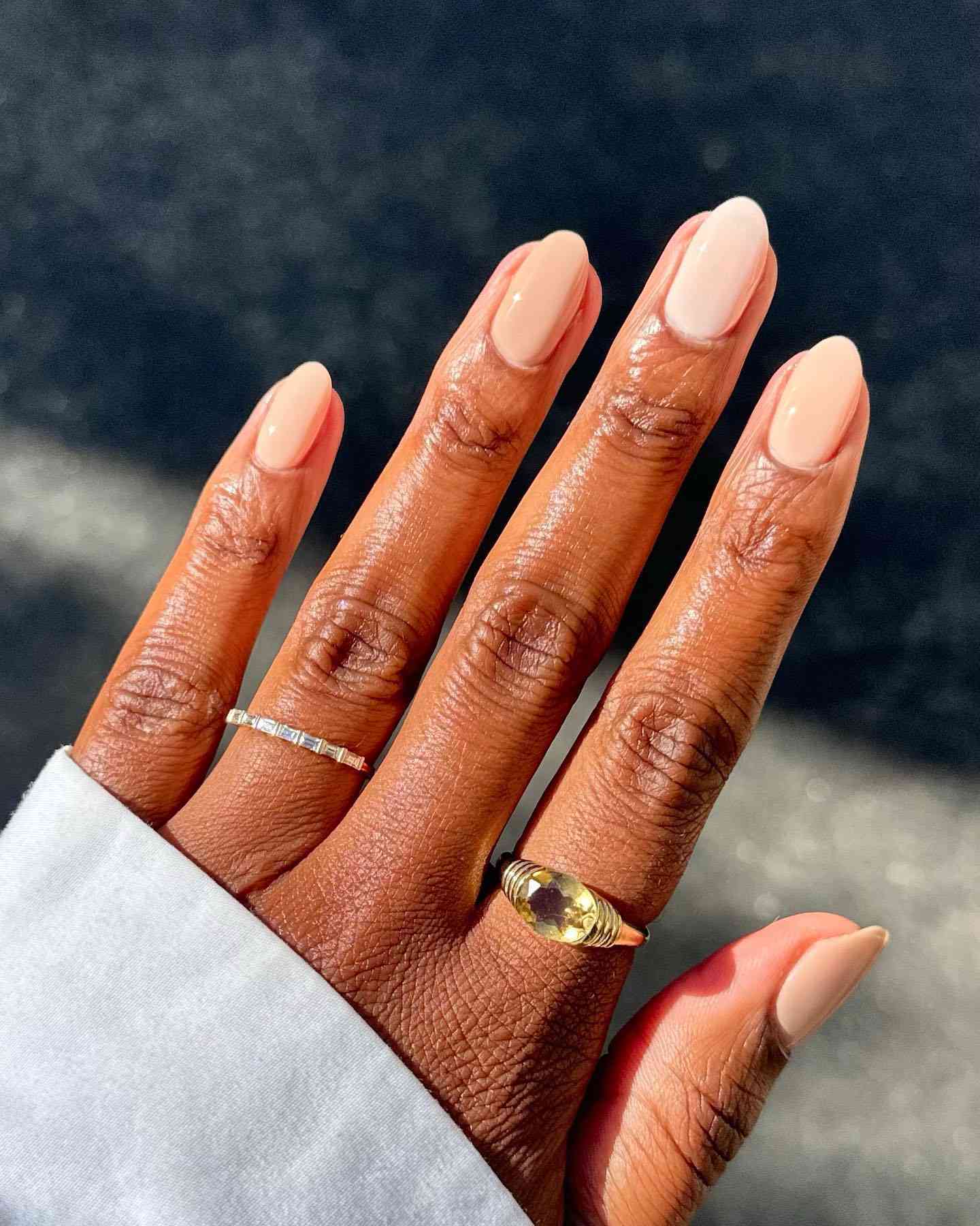 Milky Pink and Peach Oval Mix Milky Pink and Peach Oval Mix — Interview Nails 2027