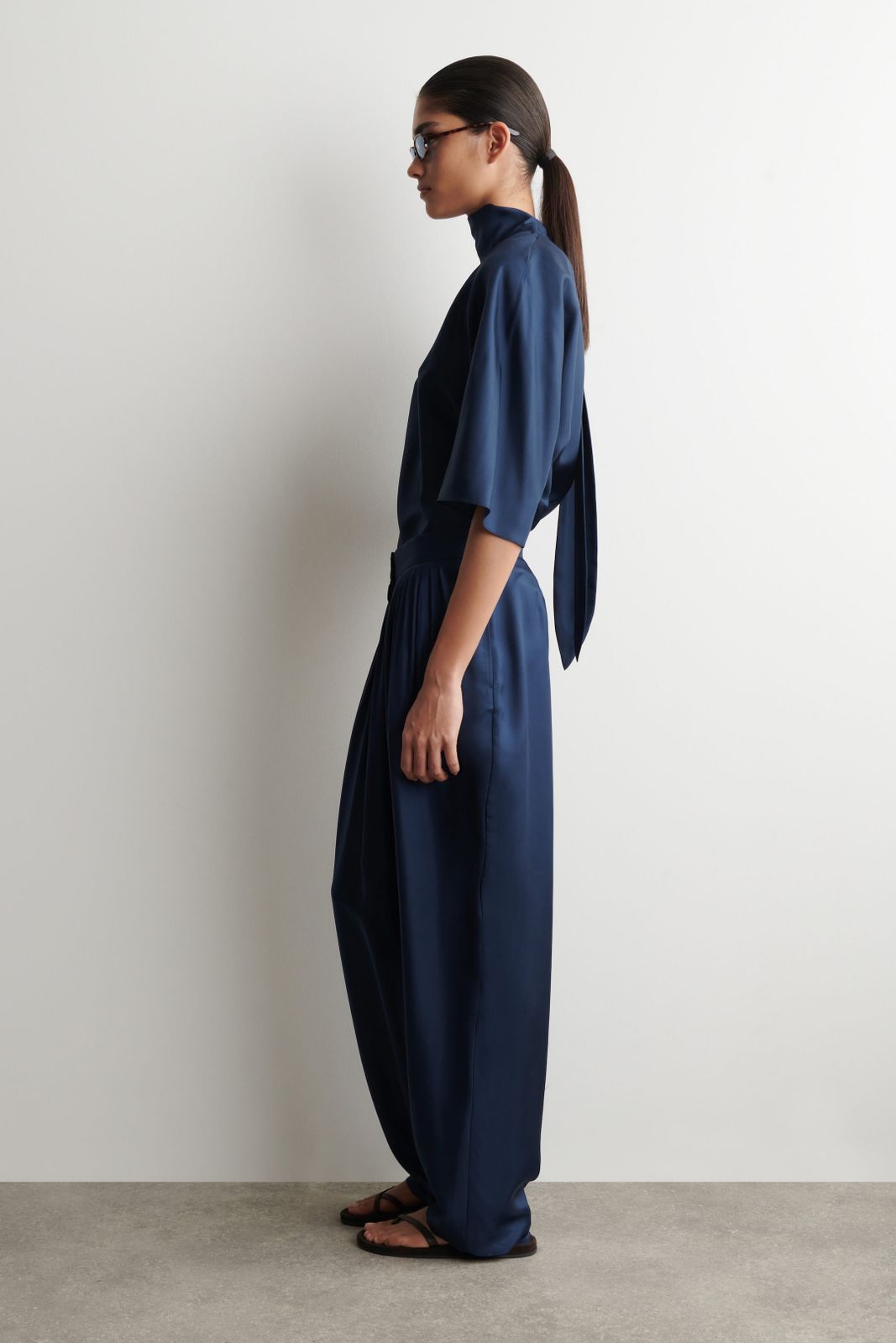 Evening Outfit Idea Evening Outfit Idea — Navy Blue Pleated Pants Outfits 2027