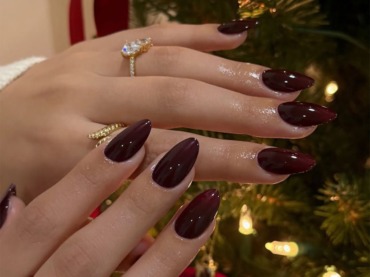 Holiday Winter Visual Idea Holiday Winter Visual Idea — Christmas Acrylic Nails 2026