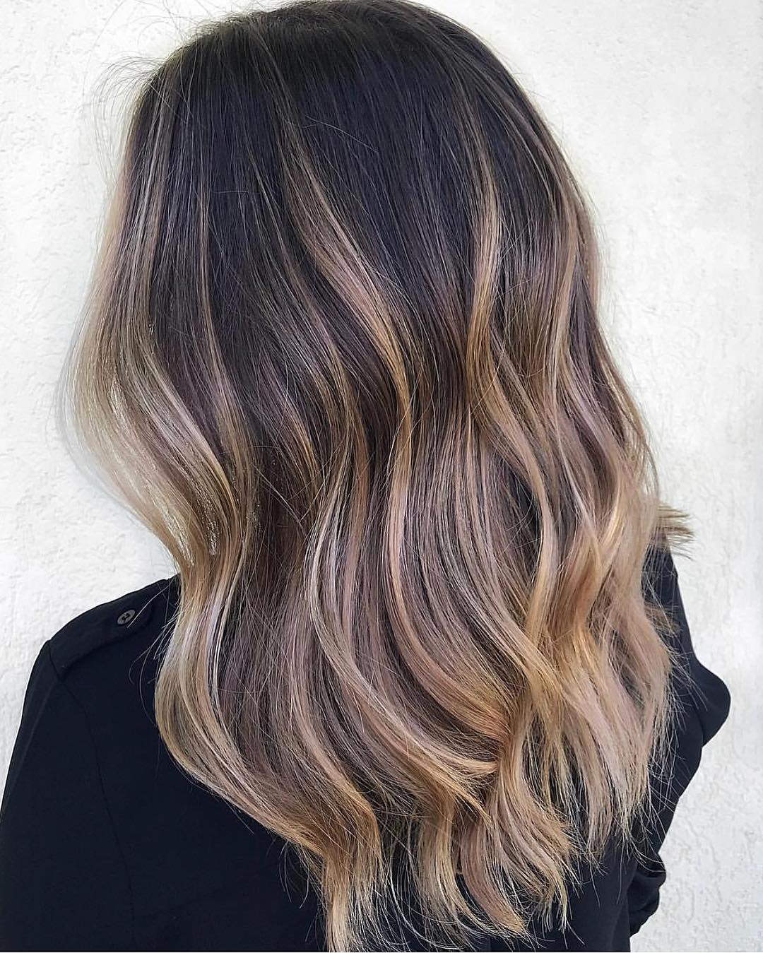 Back View Slightly Side Visual Idea Back View Slightly Side Visual Idea — Caramel Highlights 2027