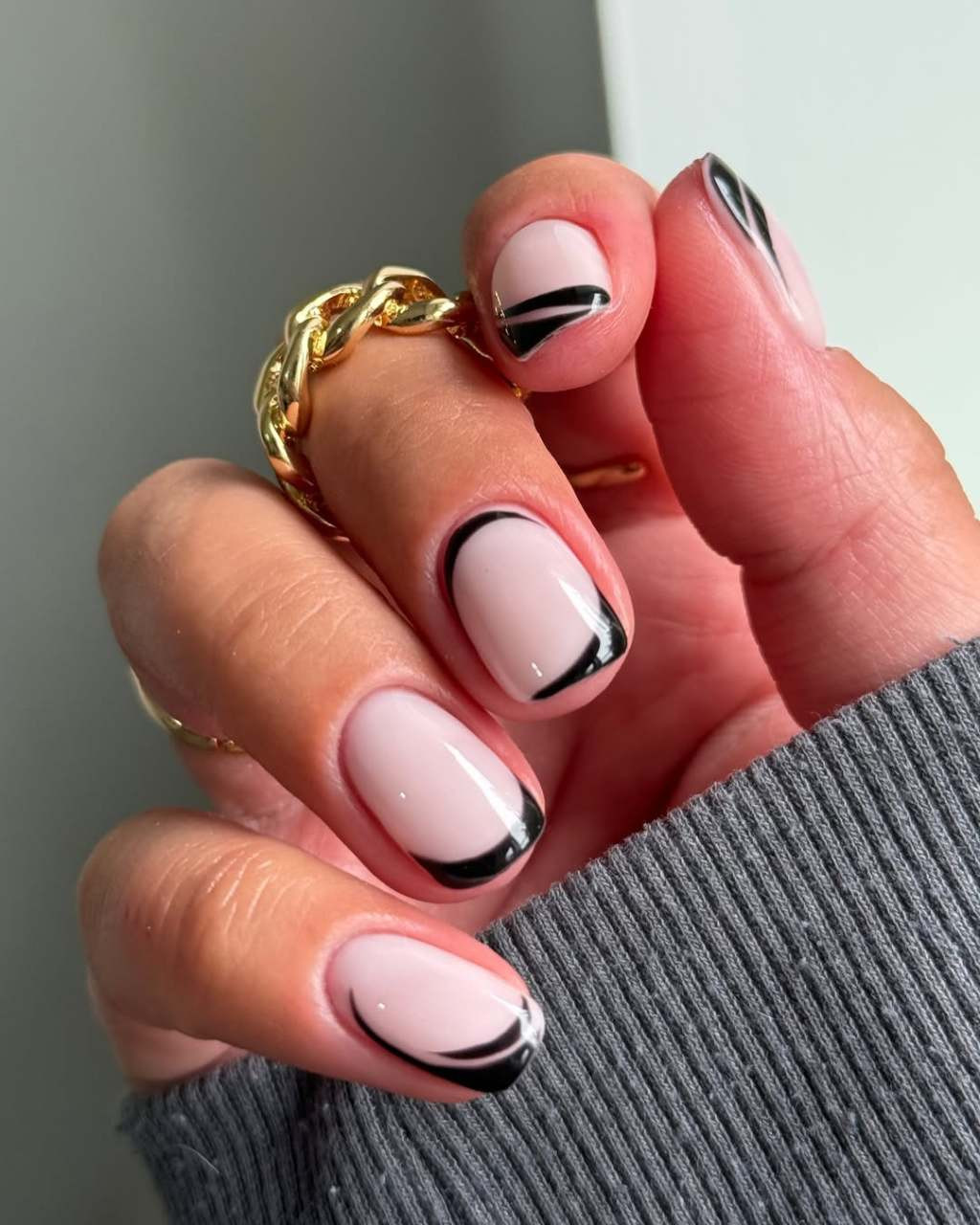 Visual Idea Visual Idea — French Tip Nails 2027 for Short Nail Beds