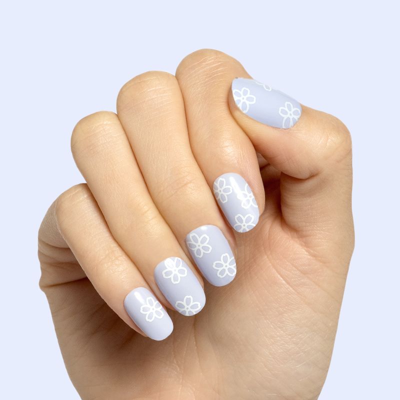 Visual Idea — Short Floral Round Nails 2027