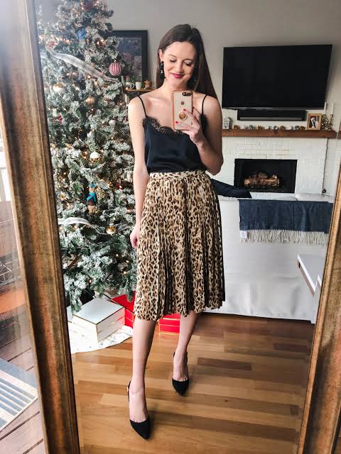 Leopard Print Skirt: A Wildly Chic Casual New Year's Eve Leopard Print Skirt: A Wildly Chic Casual New Year's Eve — Casual New Years Eve Outfits 2027