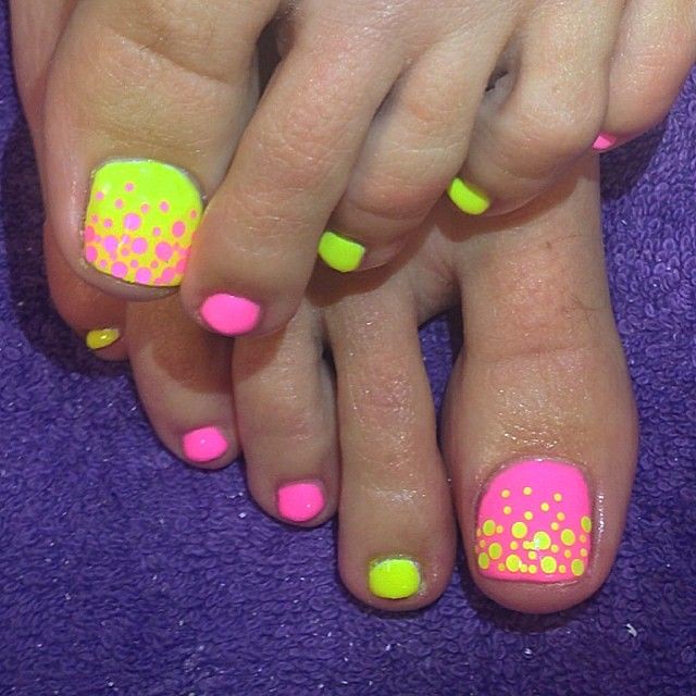 Neon Yellow and Pink Dot Mix Neon Yellow and Pink Dot Mix — Neon Toe Nails 2027