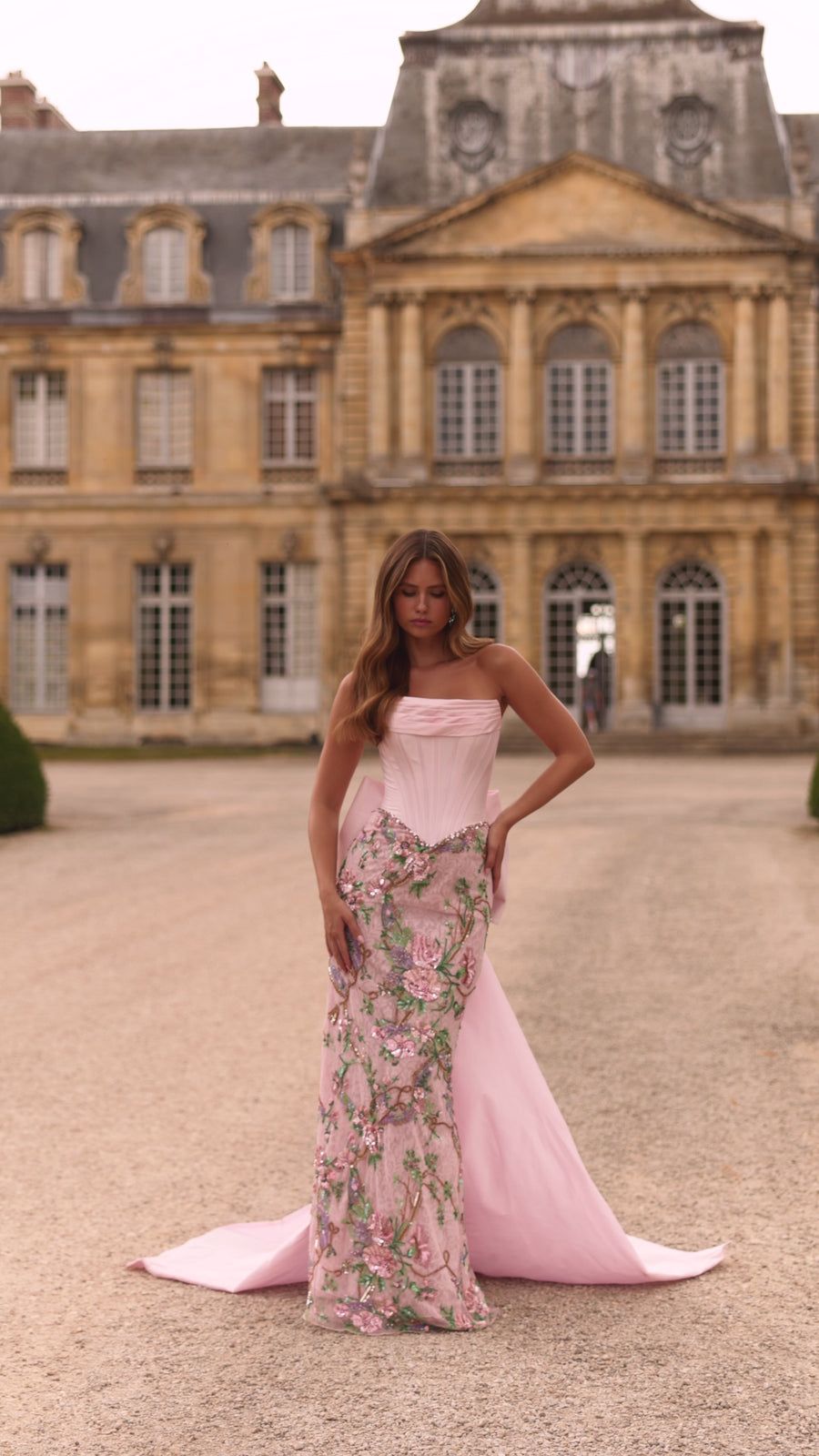 Pink Mermaid Gown with Strapless Sweetheart Neckline and Floral Appliques Pink Mermaid Gown with Strapless Sweetheart Neckline and Floral Appliques — Junior Prom Outfits 2027