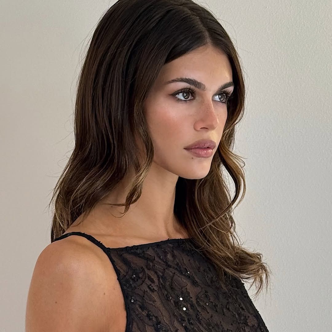 Voluminous Wavy Brunette With Reddish Tones — Burnished Brunette 2027