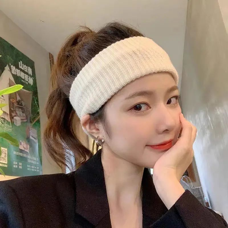Layers Visual Idea Layers Visual Idea — Winter Headband Hairstyles 2027