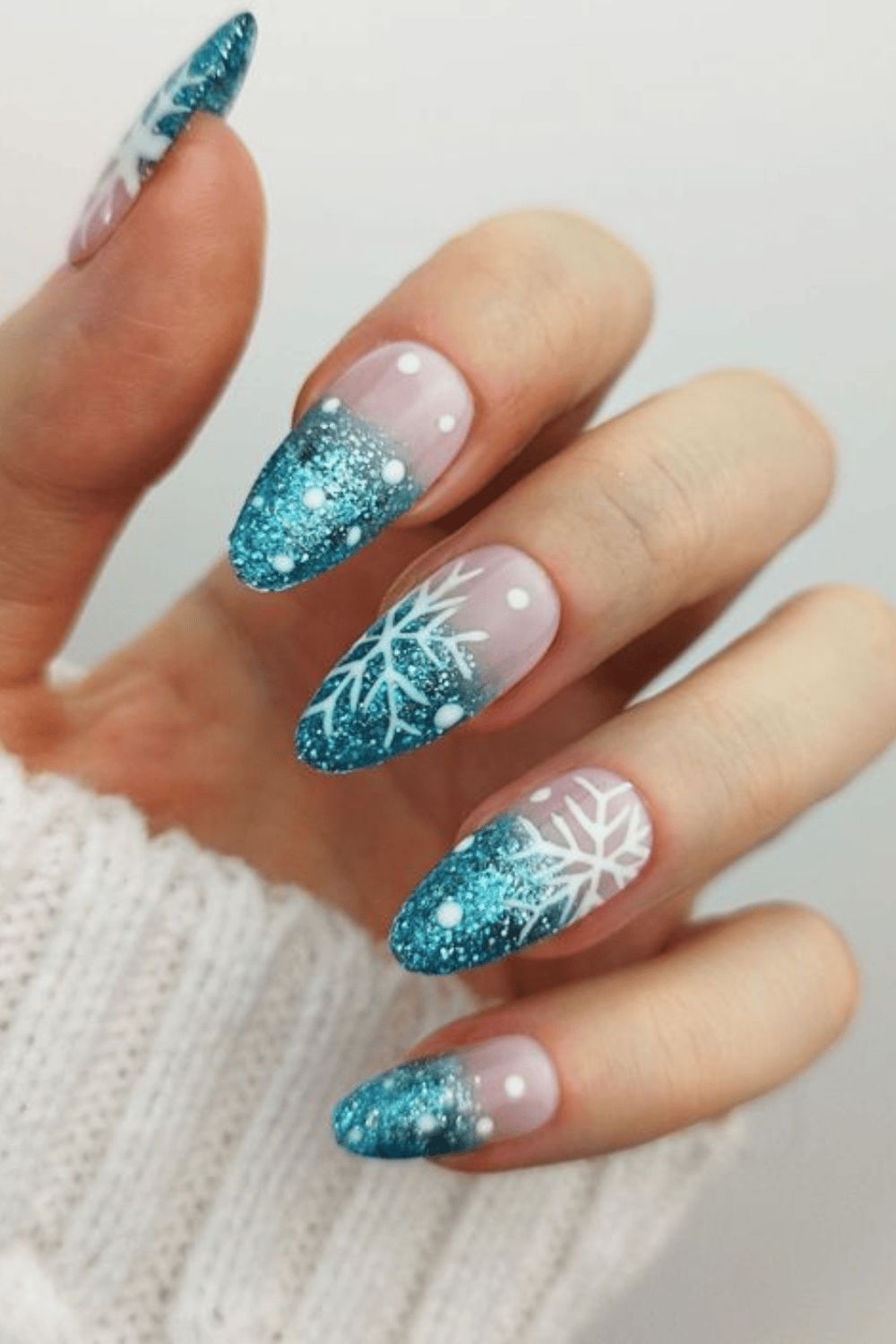One Hand Close-Up Visual Idea — Icy Nails 2027