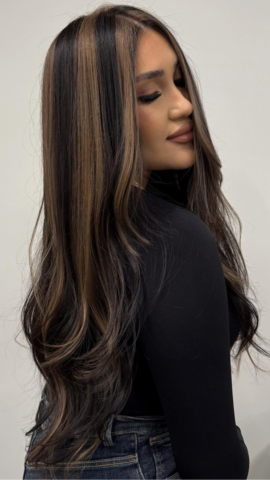 High Contrast Mid-Back Waves High Contrast Mid-Back Waves — Chunky Blonde Highlights on Brown Hair 2027