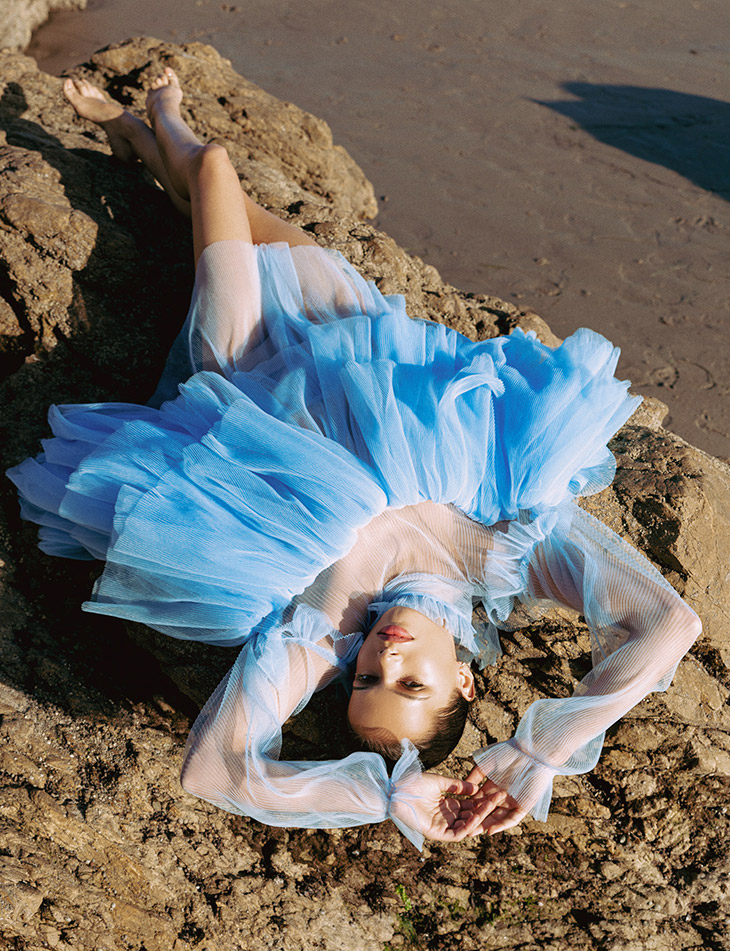 Ethereal Ruffled Tulle Dress for Artistic Shoots Ethereal Ruffled Tulle Dress for Artistic Shoots — Summer Photoshoot Outfits 2027