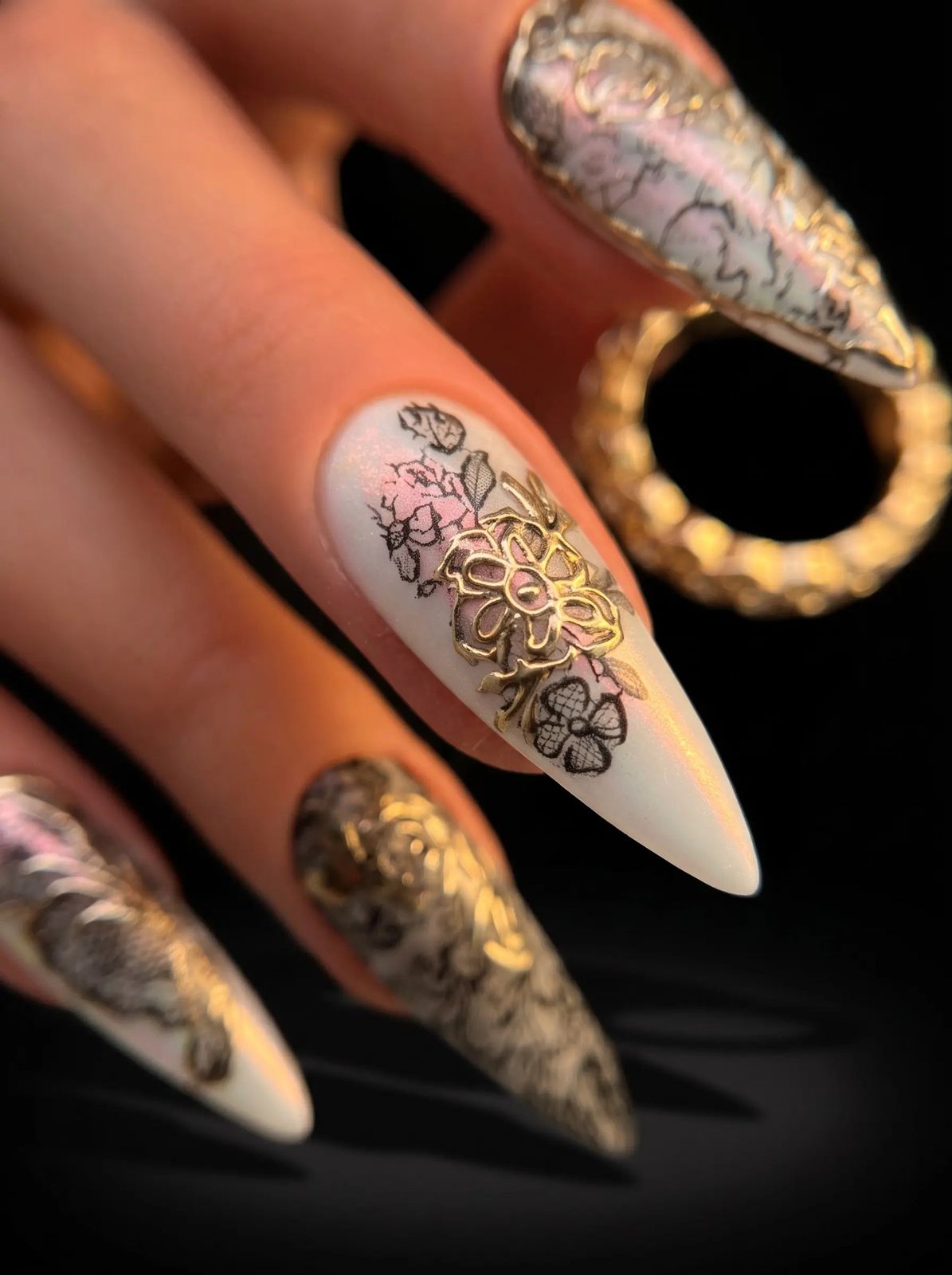 Metallic Gold Floral Lace Stilettos Metallic Gold Floral Lace Stilettos — Floral Stiletto Nails 2027