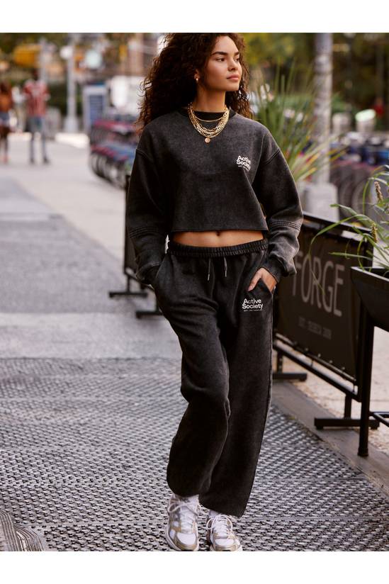 Charcoal Grey Tracksuit: Relaxed Athleisure Style Charcoal Grey Tracksuit: Relaxed Athleisure Style — Charcoal Outfits 2027