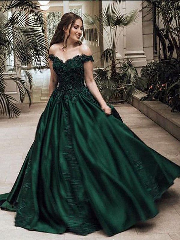 Dark Green Satin Ballgown with Lace Bodice Dark Green Satin Ballgown with Lace Bodice — Junior Prom Outfits 2027