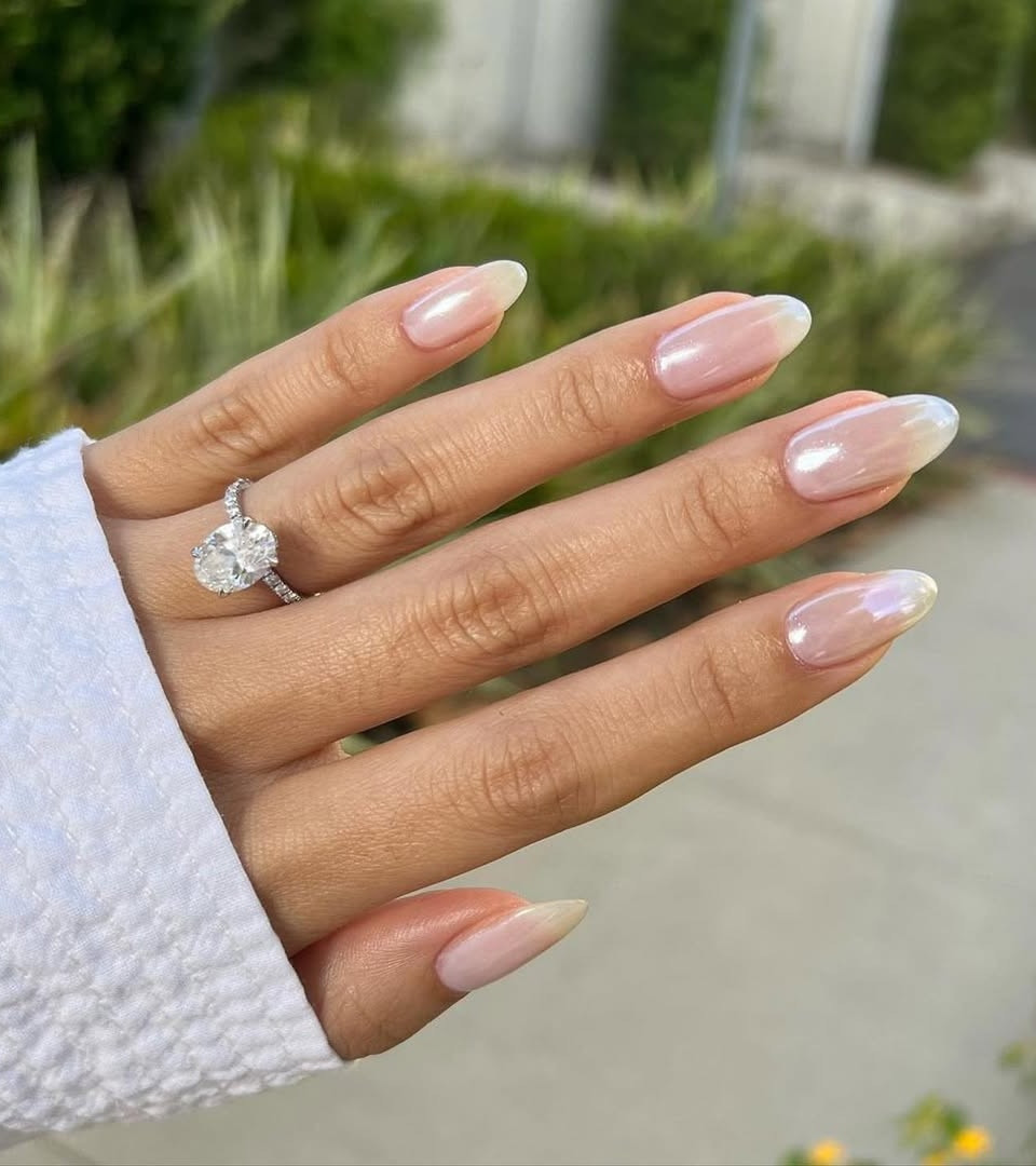Pale Translucent Chrome Sheen Short Oval Pale Translucent Chrome Sheen Short Oval — Glazed Nails 2027
