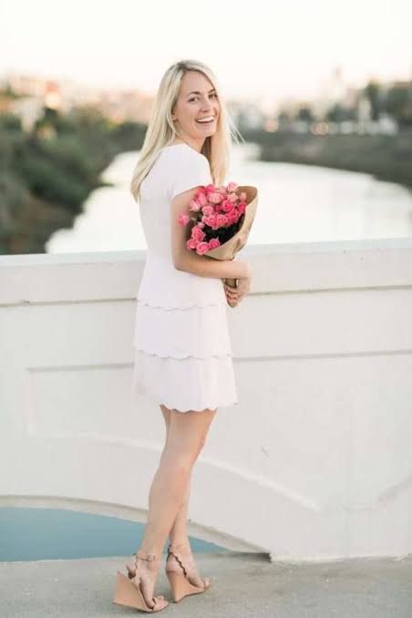 Simple White Tiered Dress with Pink Roses — Pink Valentines Outfits 2027