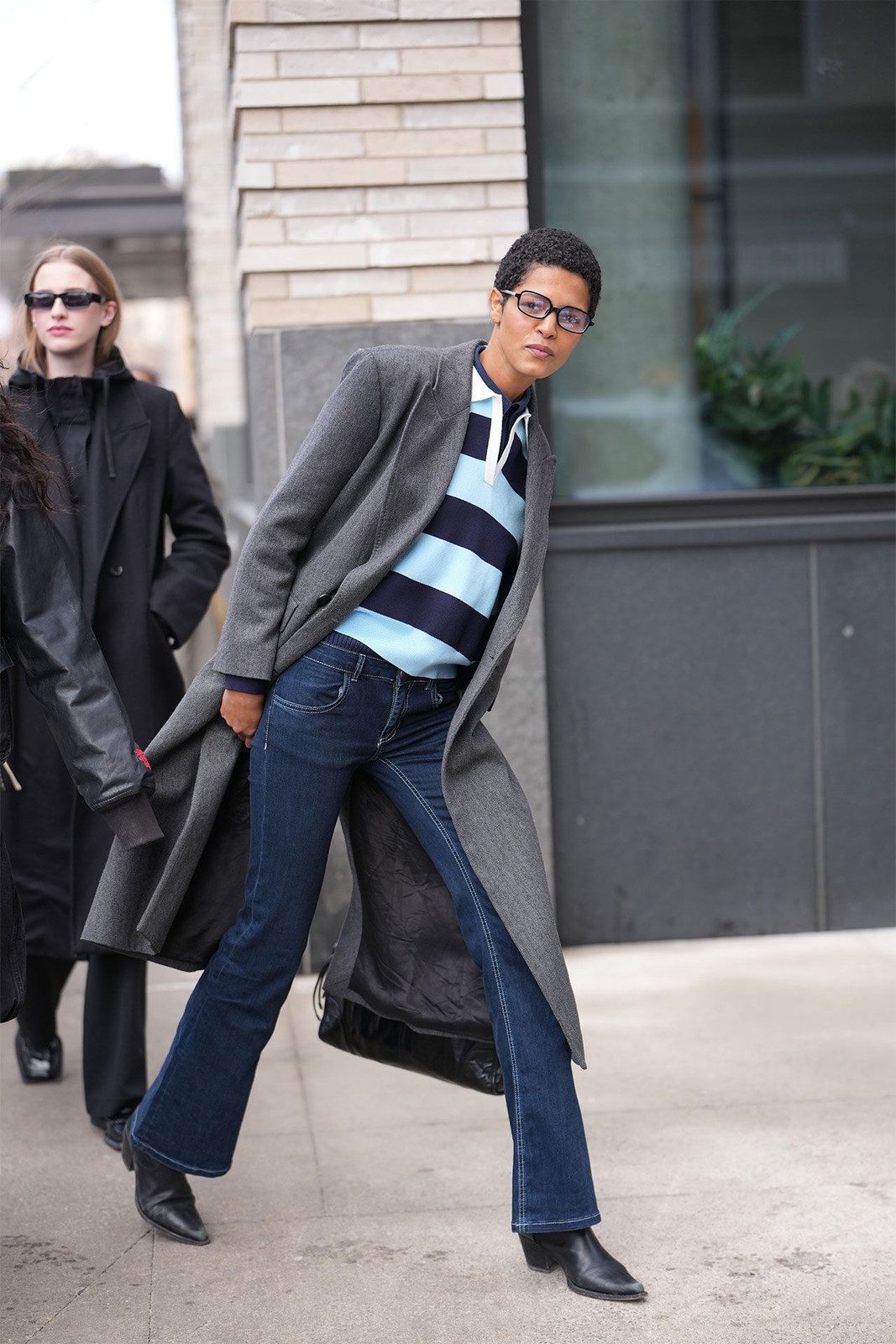 Black Pointed-Toe Boots Dark Wash Bootcut Jeans with a Herringbone Coat — Work Bootcut Jeans Outfits 2027