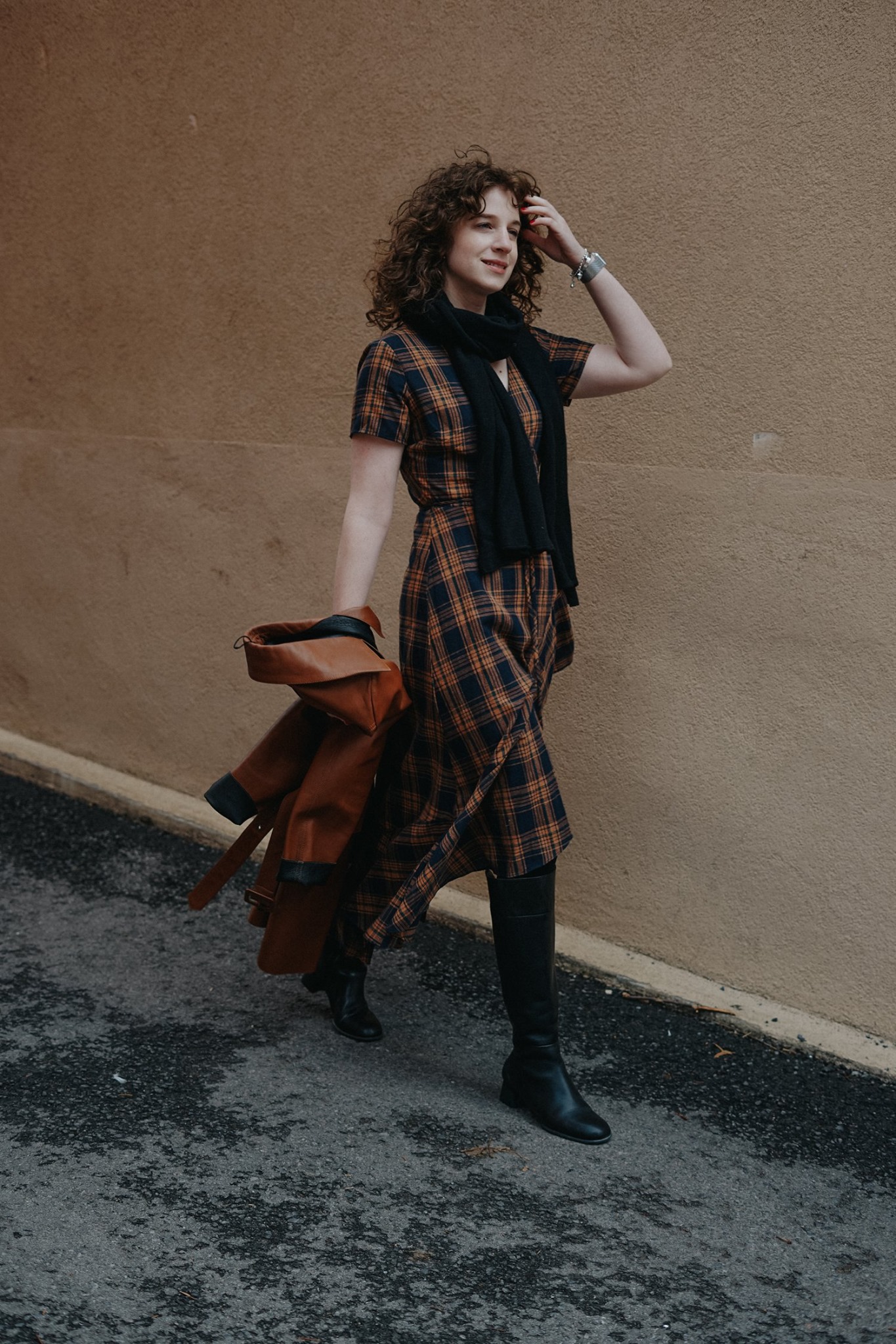 Plaid Dress with Leather Jacket for Business Travel Plaid Dress with Leather Jacket for Business Travel — Business Trip Outfits 2027
