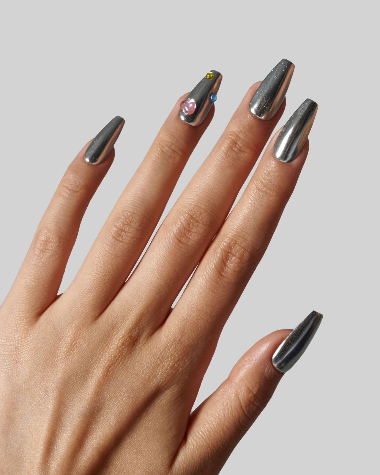 Visual Idea Visual Idea — Dark Chrome Nails 2027